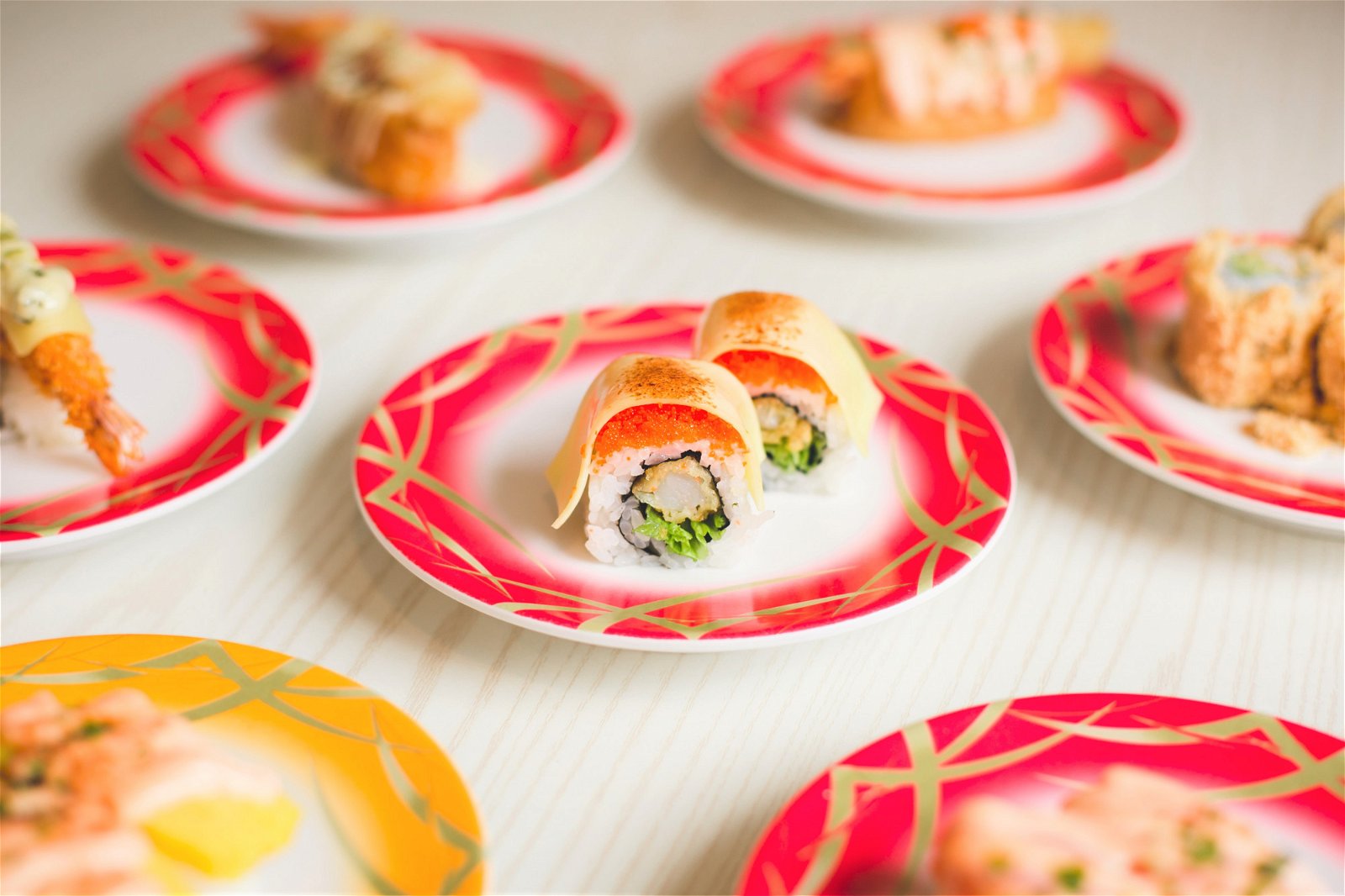 寿司明太提供琳琅满目的寿司供选择。