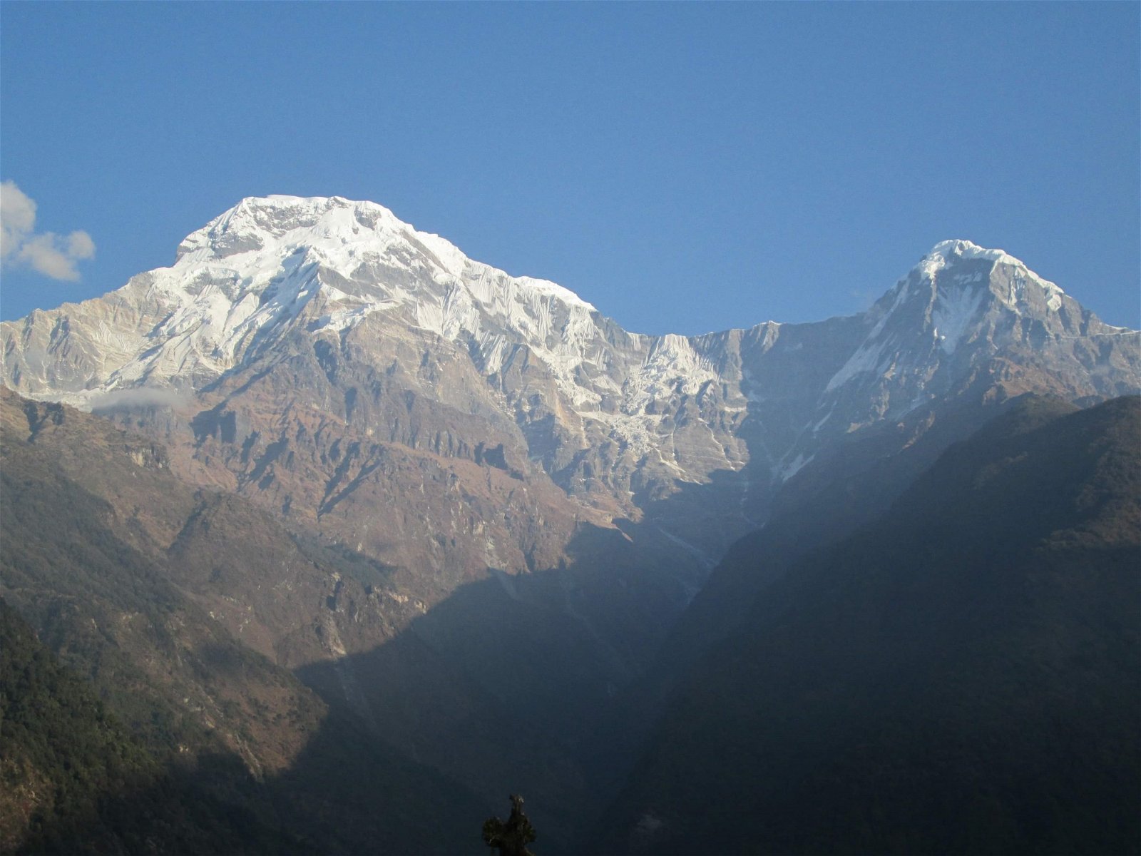 安纳普尔纳峰是喜马拉雅山脉的著名十座高峰之一，山脉虽然近在眼前，但要登上高峰却需要一番能耐。