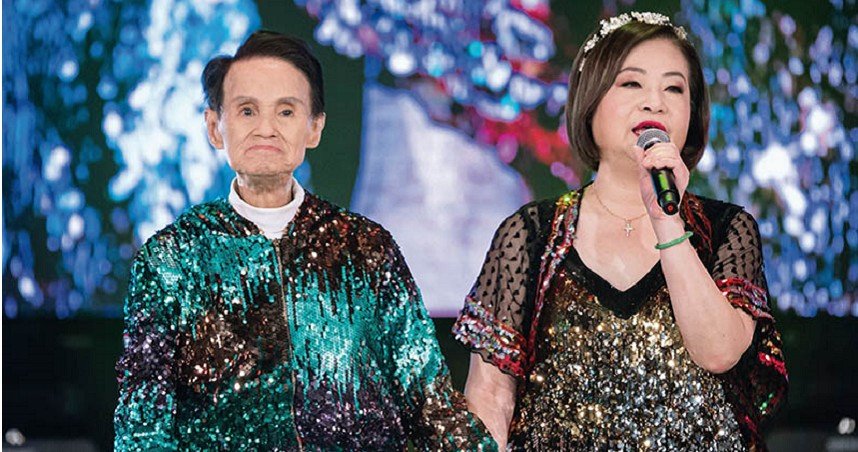 今年7月，文夏偕老婆在公益演唱会上献唱，当时的他中气十足、精神抖擞。
