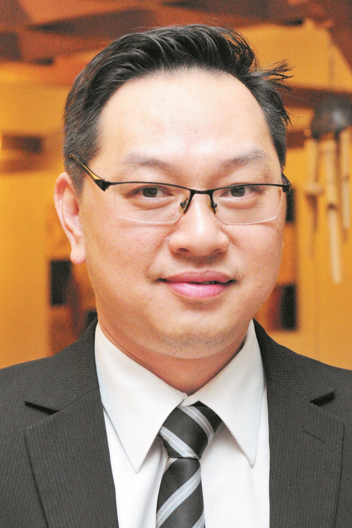 柔公正党署理主席潘伟斯驳斥振林山区部执委对其的指控，同时保留法律追究权力。
