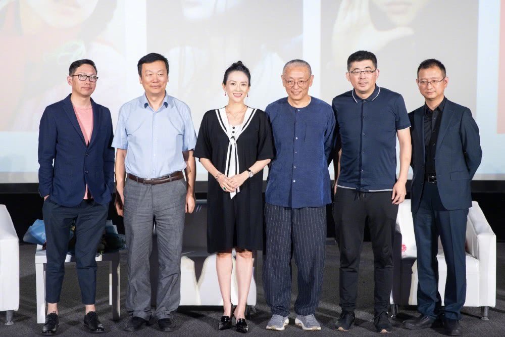 章子怡出席自己从影20周年作品展开幕礼