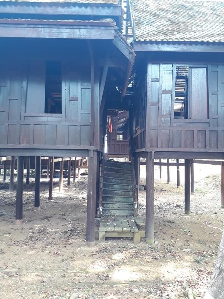 迷你马来西亚与东盟文化公园的楼梯已经损坏。