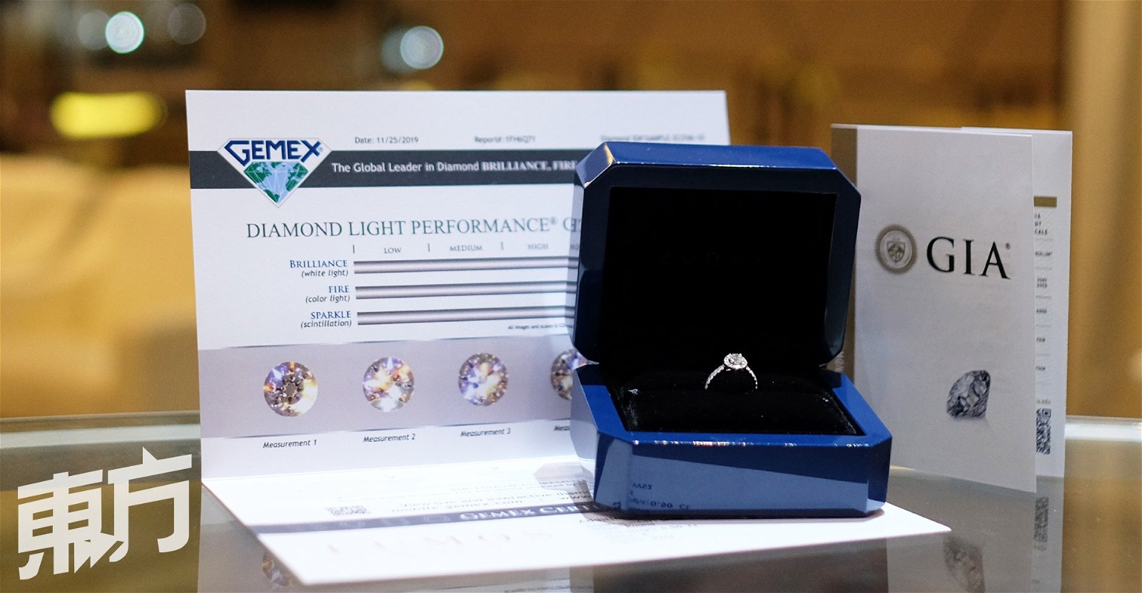 每颗钻石上都有独一无二的条码，也有美国宝石学院GIA证书认证。