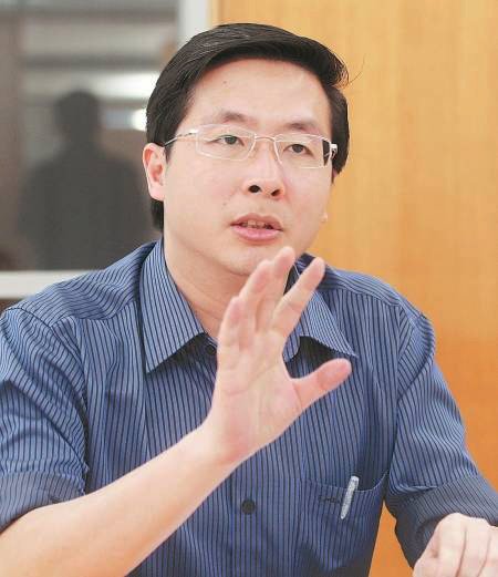 政治分析员潘永强博士