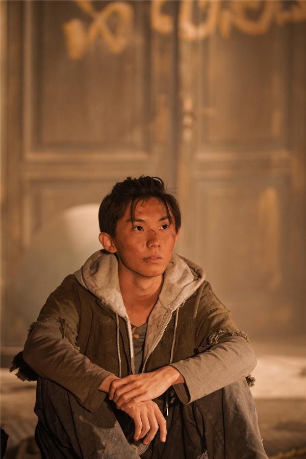 马嘉祺和谢可寅在《我就是演员3》中重新演绎电影《少年的你》中易烊千玺和周冬雨的片段。