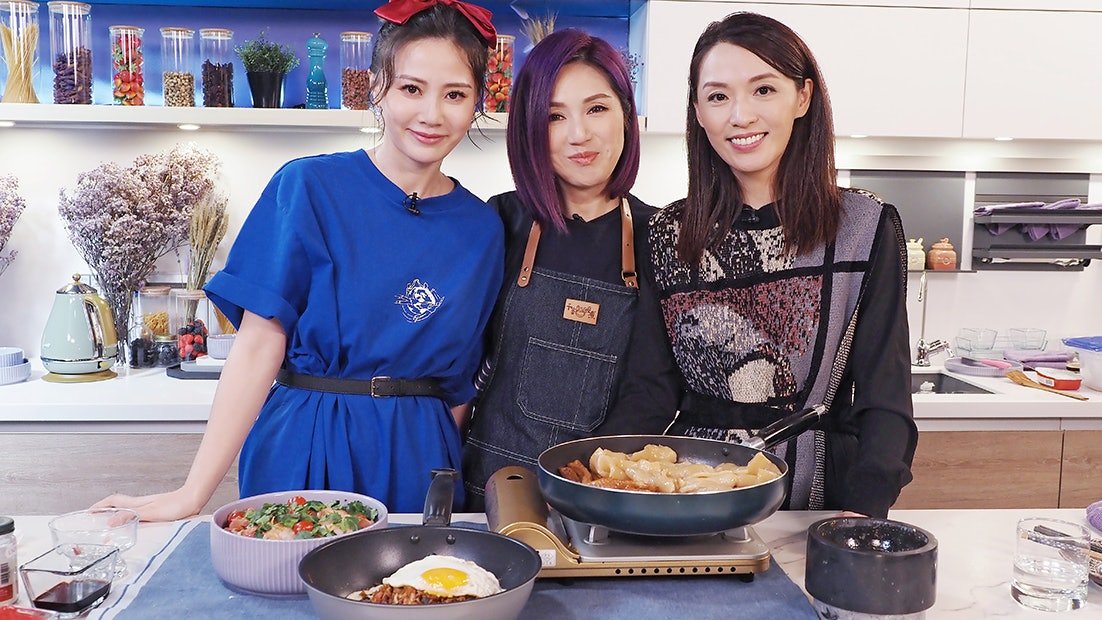 杨千嬅开设的《MY LIVE TV》《千言·慢煮》每一期邀请不同嘉宾边煮饭、边聊心事，众星云集依然是亮点。