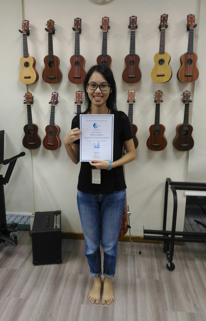 杨智怡也参与外国音乐教育进修课程，并得到该课程的初级认证。