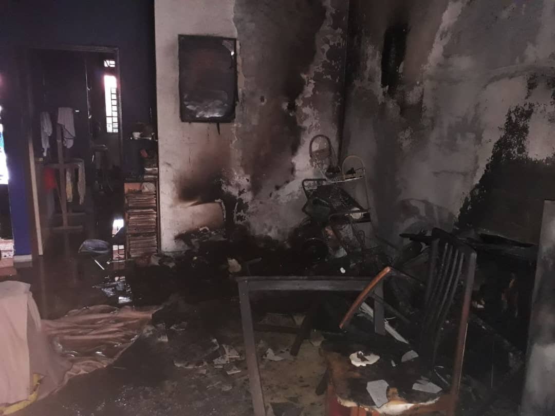 初步调查显示，起火点源自厨房。
