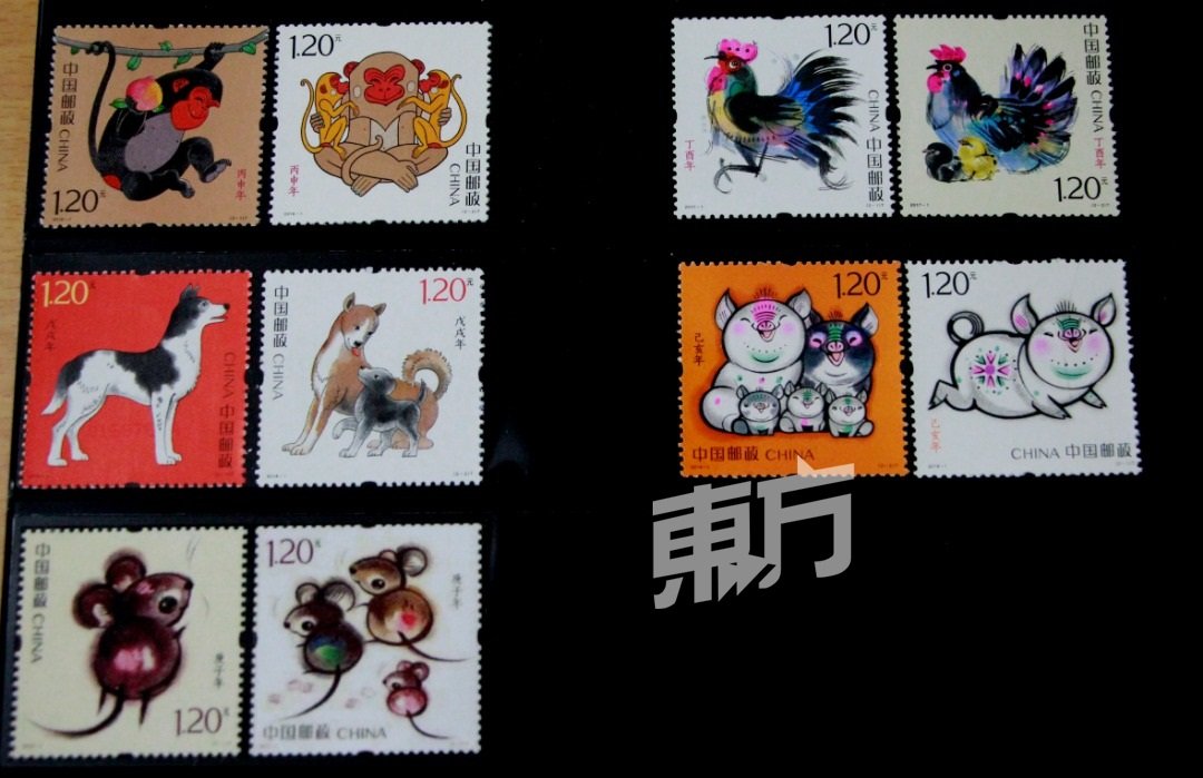 中国2016起发行的是第四轮生肖邮票，而今年最新出炉的则是左下角的老鼠邮票，分别是 “子鼠开天”及“鼠兆丰年”。