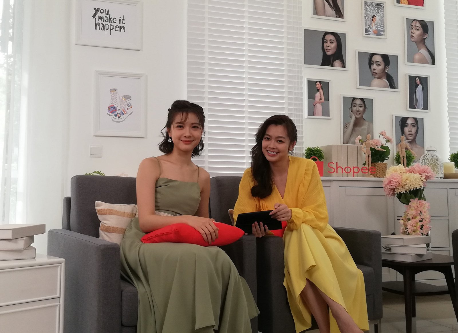林宣妤和张简宁拍档主持《我的女神闺蜜》。