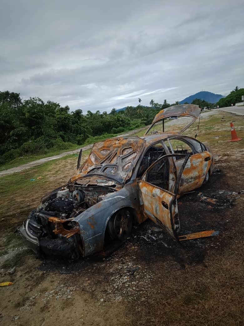 女司机轿车在事发后遭人烧毁。