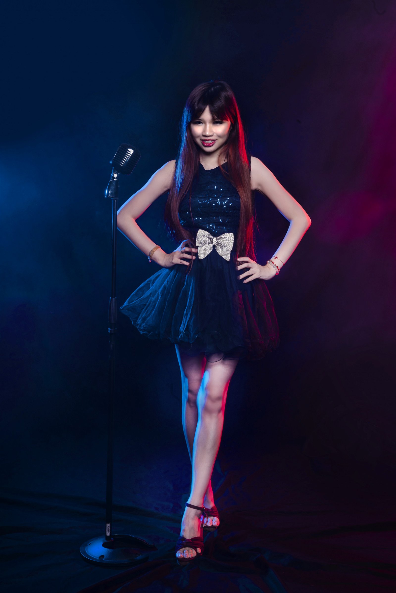 新加坡新人歌手兼双语主持人凯特琳首次发布单曲有好成绩，所以会再接再厉。