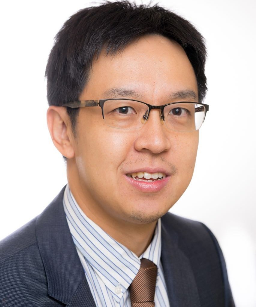 马来西亚眼科协会主席、眼科及玻璃体视网膜外科医生冯仲贤