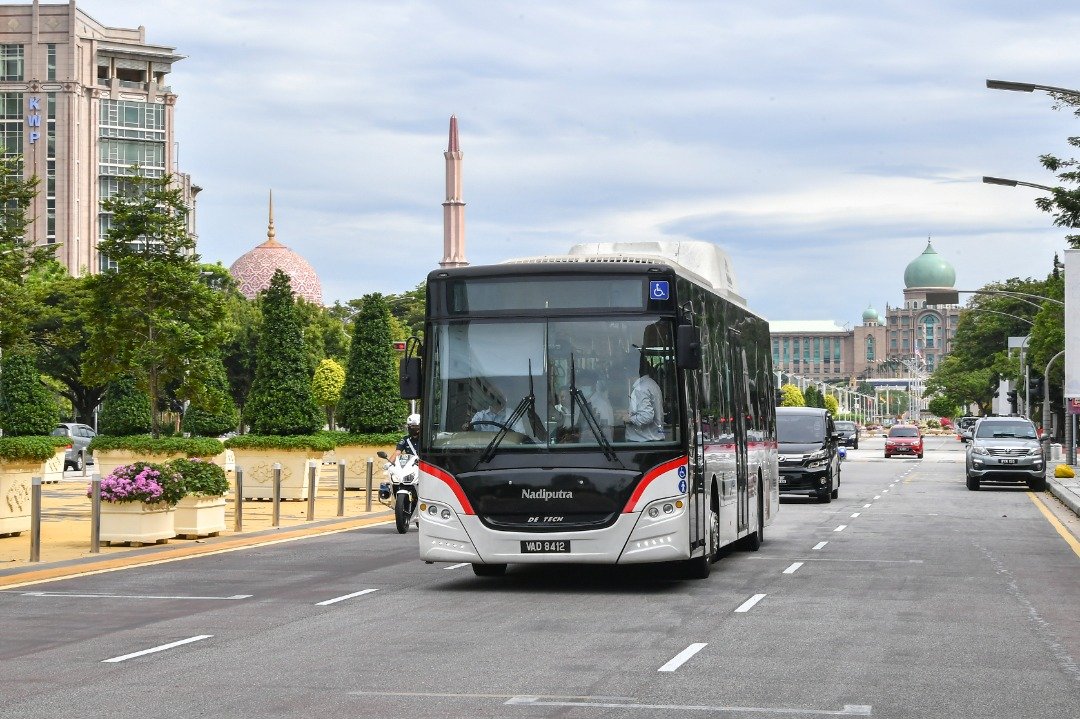 布城11月起为本地公民提供12条免费巴士乘搭服务路线，以恢复地区经济并带动布城旅游。