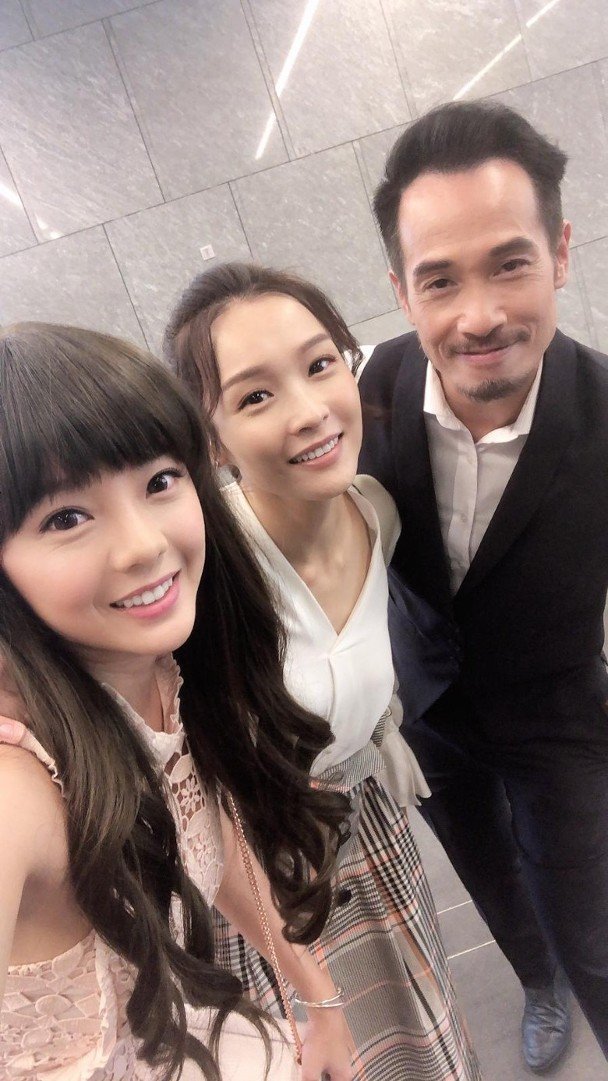 余思霆有份主演的《爱美丽狂想曲》在香港热播中，同剧的还有陈豪、李佳芯。