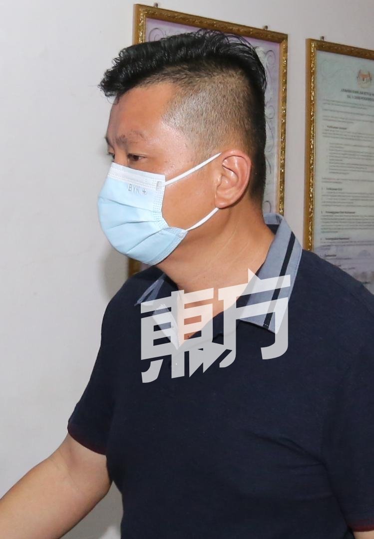 被告郑志伟（译音）被判罚款2万令吉。