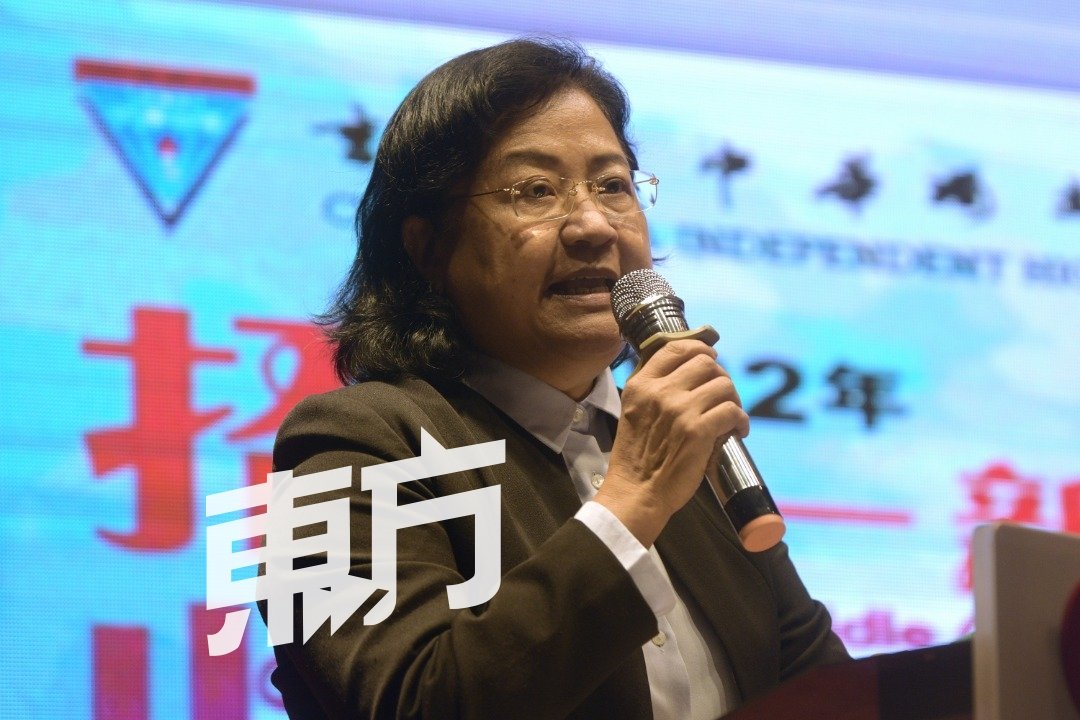张梅莲表示，隆中华独中将在5月2日起，招收2022年新生，纵然疫情期间家长不便到校办理手续，但仍可通过官网报名。