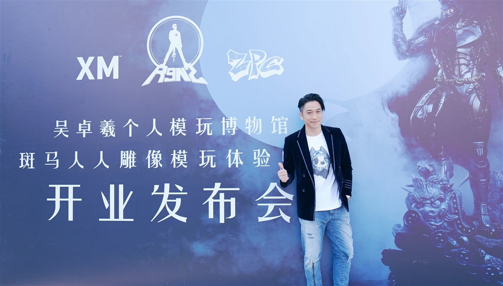 吴卓羲两年前在北京开博物馆摆放他的珍藏模型、雕塑。