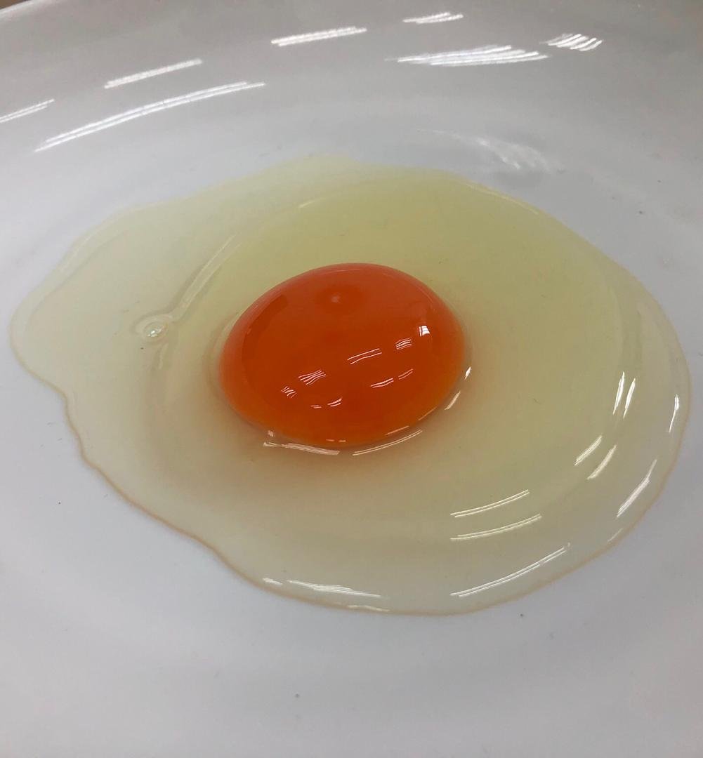 虾红素鸡蛋不仅营养含量高，且不含沙门氏菌及大肠杆菌，可直接生吃。