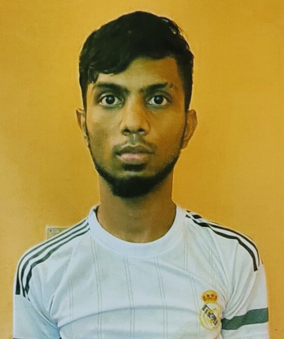 怡保警方正追缉另一名在逃的印裔嫌犯迪温仁（25岁）。