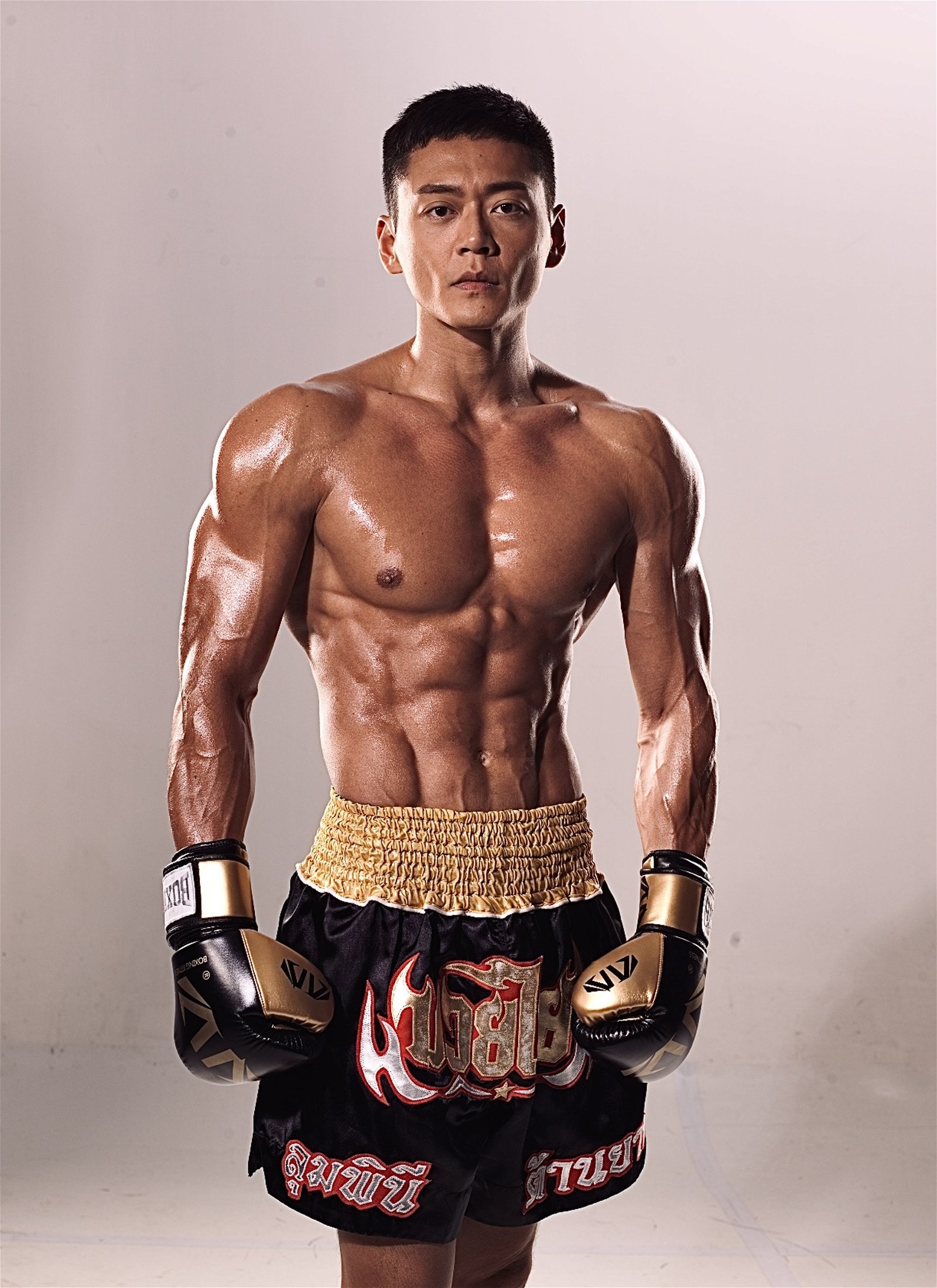 张振朗在《拳王》的造型曝光，钢条身型被赞与《激战》的张家辉不相上下！