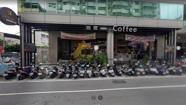 外传周子瑜母亲经营的咖啡店房东要脱售店面，而且开出比市价高两倍的价格，引起网民热议。