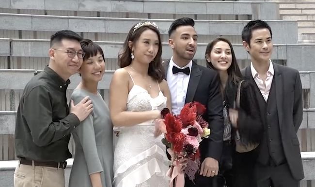 陈凯琳的弟弟在3月21日与拍拖几年的女友Wing注册结婚，陈凯琳与老公郑嘉颖当时到场打点。