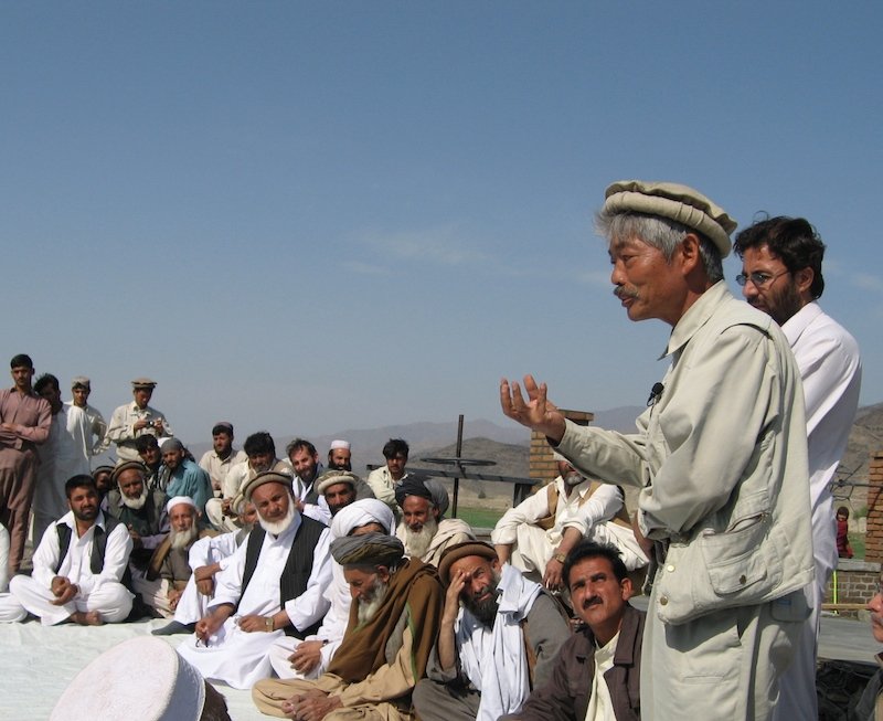 日本医生中村哲在阿富汗进行医疗人道援助超过30年，为阿富汗奉献自己，未料于2019年不幸遭不明分子杀害。（图取自Peace Japan Medical Service）