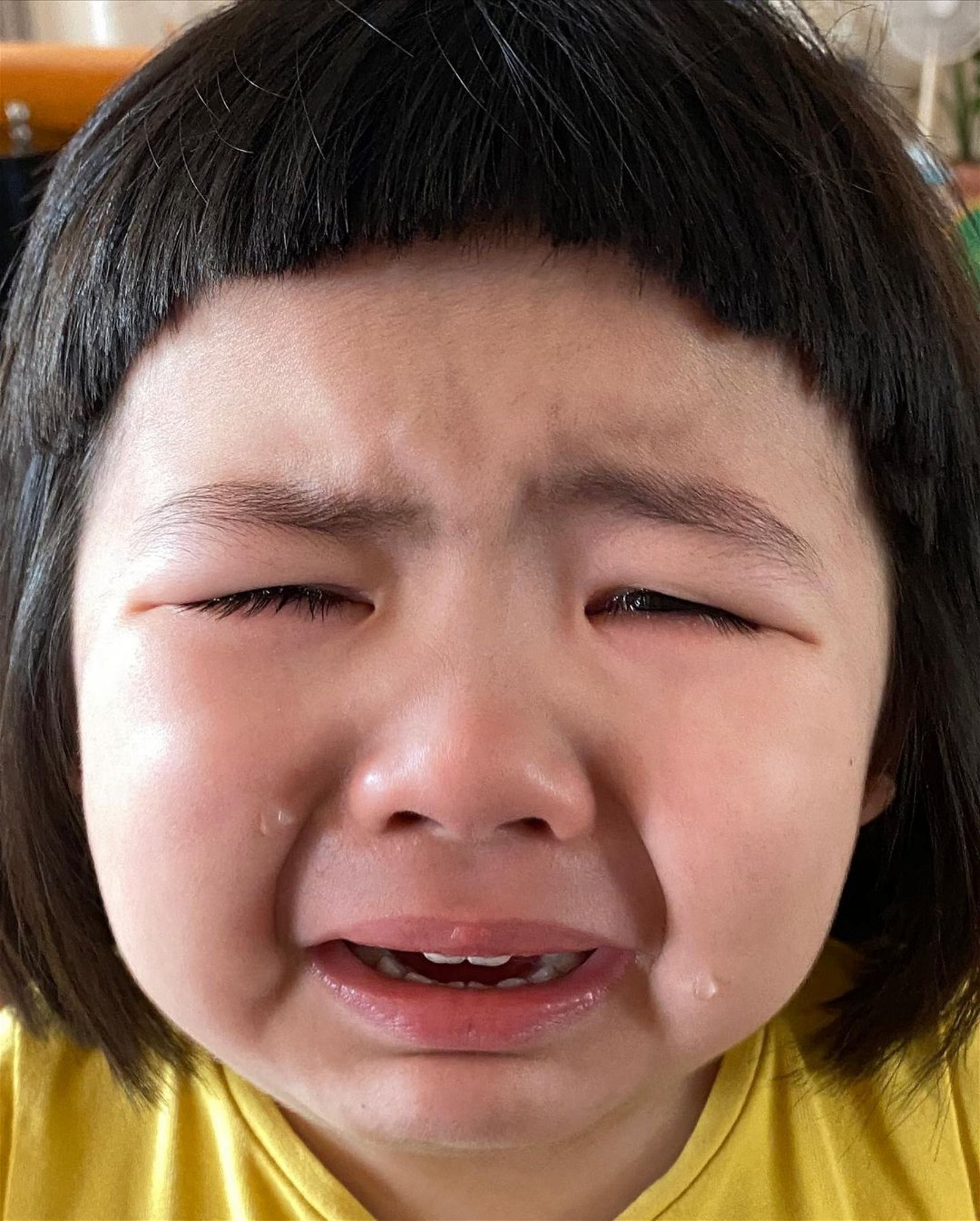 李元元哭得十分凄凉。