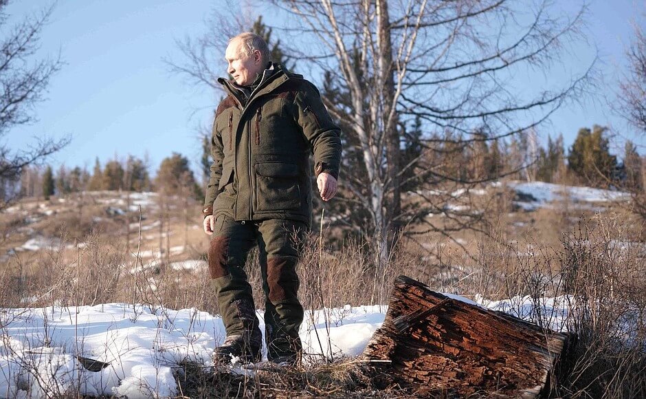 图为克宫去年3月发布普京赴西伯利亚照片。（图取自twitter.com/KremlinRussia_E）
