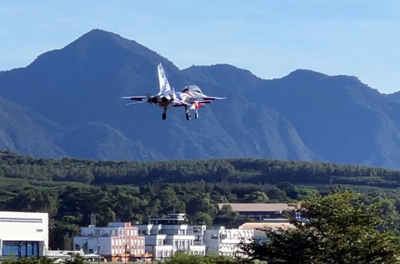 台湾的台东志航基地勇鹰高教机和F5战机，周五上午恢复正常训练，图为勇鹰高教机。（图取自中央社）