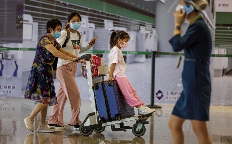 上海疫情趋缓，民众恢复旅行。图为上海虹桥机场日前景象。（网络图片）