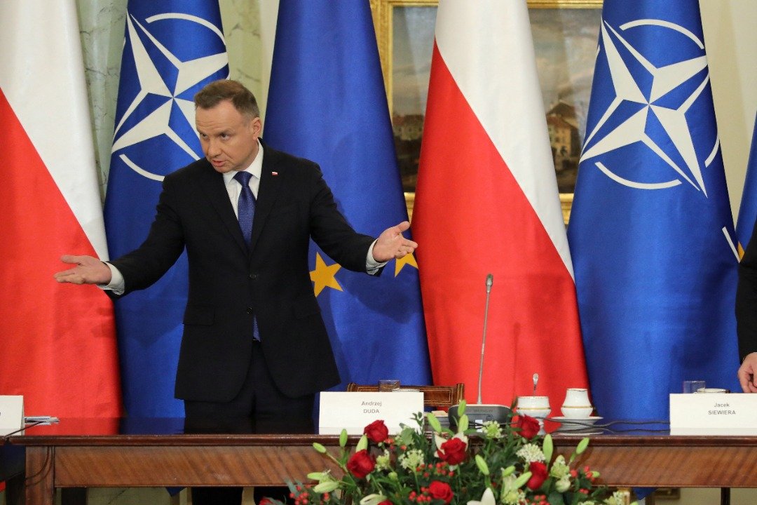 波兰总统杜达当地时间周三在国安会议上，针对境内村庄遭导弹袭击事件发言。 （图取自Slawomir Kaminski/Agencja Wyborcza.pl/路透社）