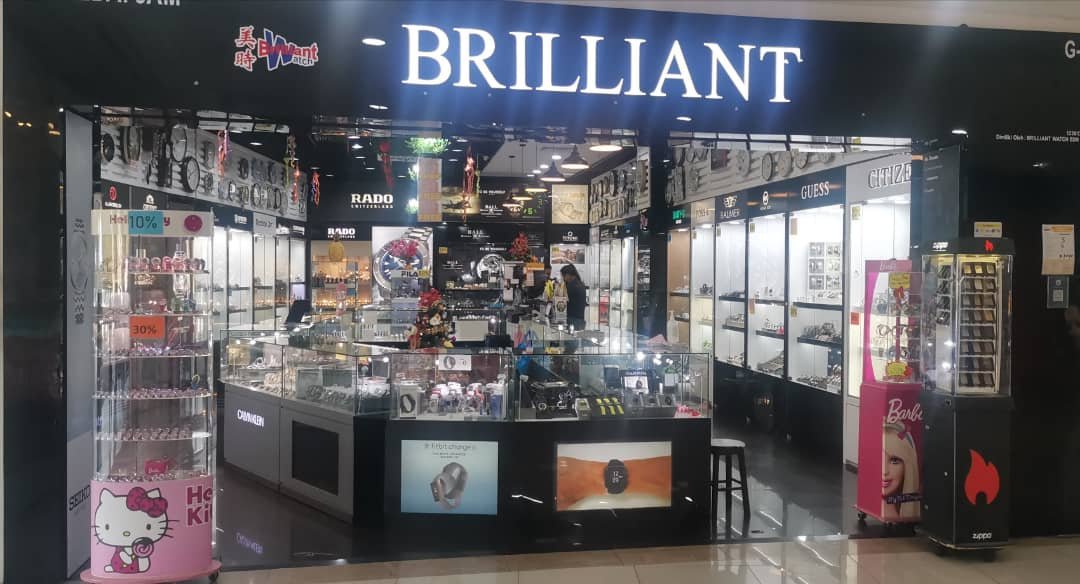 黄奇顺成立美时钟表有限公司，在槟城、霹雳太平及雪州开设12间钟表店，销售各品牌手表。