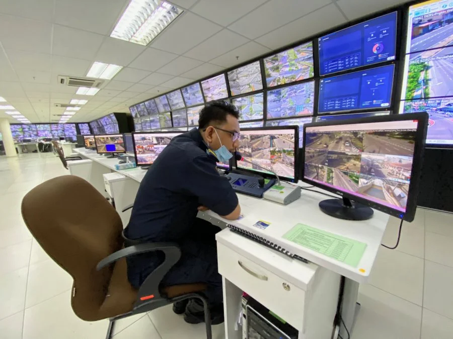 槟岛多个地区都装有闭路电视，以检查交通情况。（档案照）