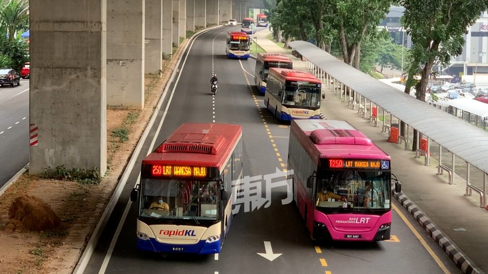 从7月3日起，吉隆坡快捷通巴士（Rapid Bus）与吉隆坡市政局落实逆向车道及新增巴士专用车道计划。