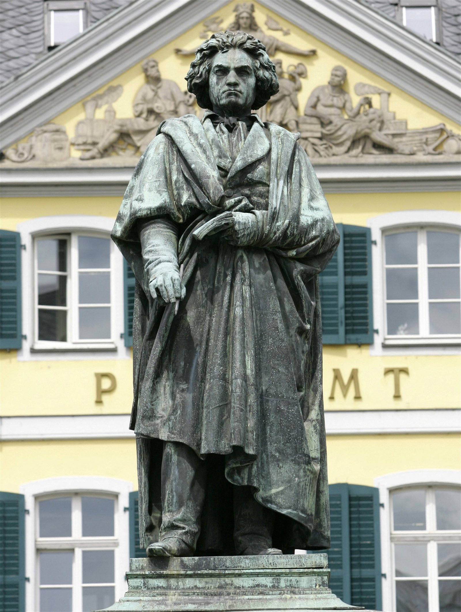 德国波恩市内的一座贝多芬铜像。（路透社档案照）