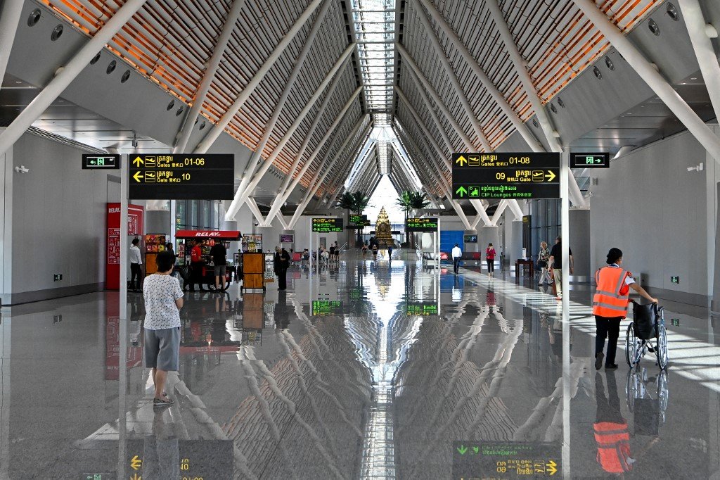 图为暹粒吴哥国际机场的航站全景。（图取自法新社）