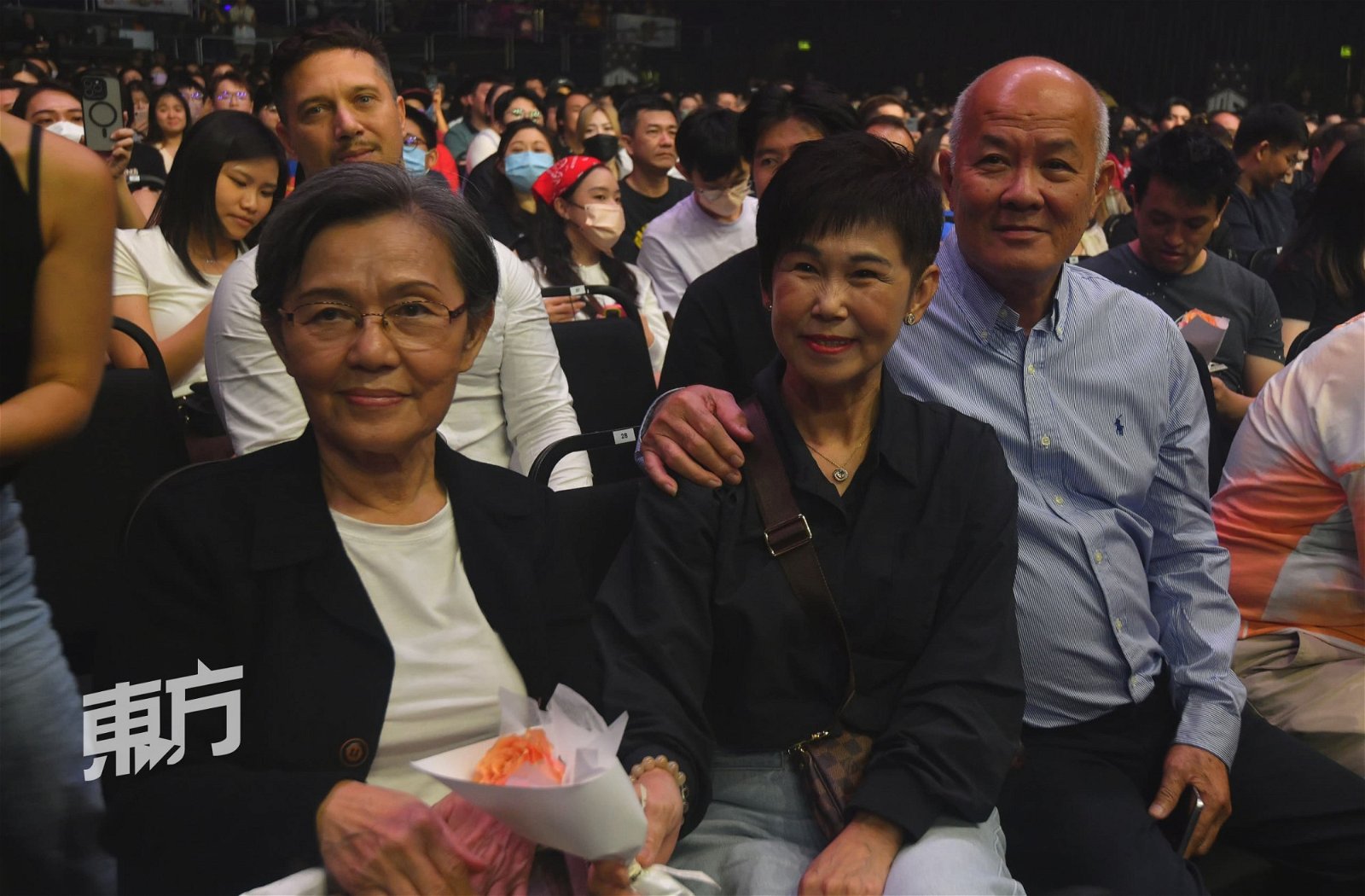 李佳薇老师、妈妈以及爸爸到现场支持李佳薇。