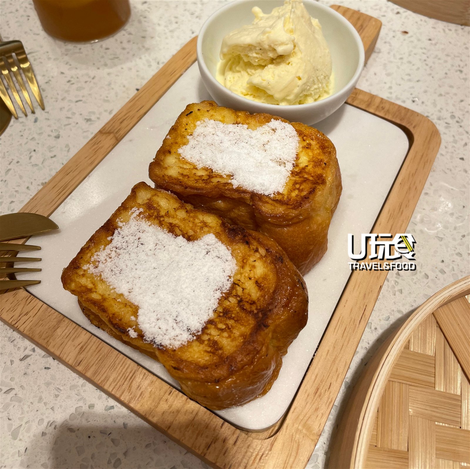 Vanilla Soufflé French Toast 口感不输蒸面包，列入“必试菜单”内。