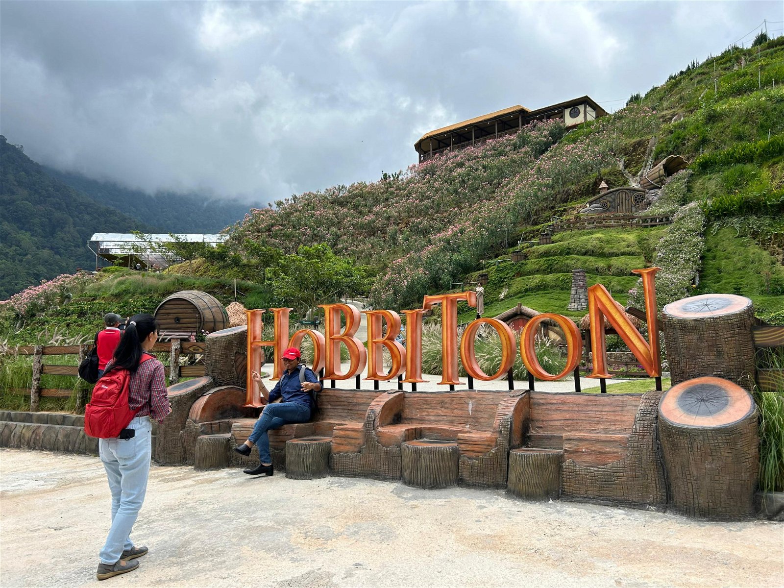 位于新邦波赖通往金马仑高原路旁的哈比村，为霹雳州发展生态旅游的新景点。