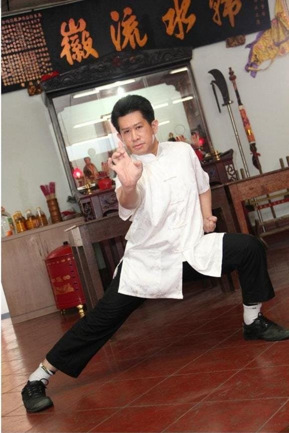 魏昌祺自1998年开始跟随黄睦耀师傅学习洪家拳术，至今已20多年的时光。（照片由受访者提供）
