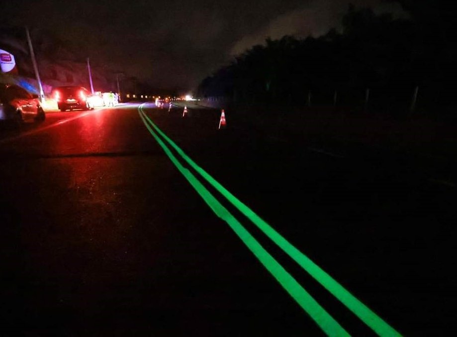 采用法国崭新技术“夜光路”为欠缺照明的路段带来益处，也照顾到驾驶人士的安全。