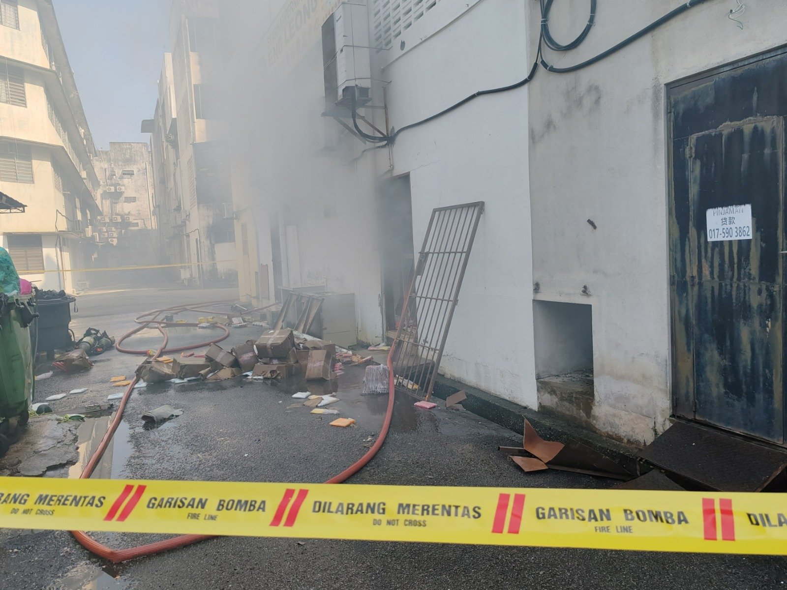 神料店许多货品在火患中已损坏。