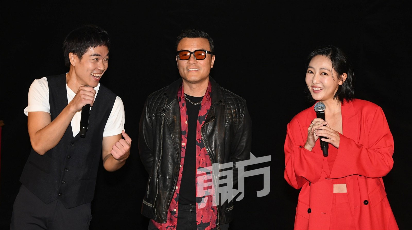 李铭忠（中）这次在《潜龙风暴》中与郭晓东（左起）及吴俐璇（左三）最多对手戏。
