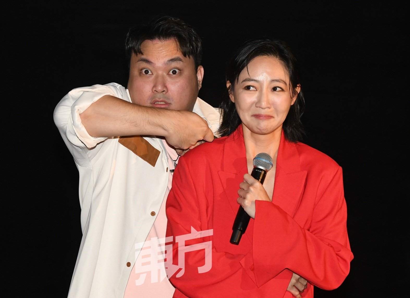 因为车子喜感太重，即使在剧中演反派，被挟持的吴俐璇仍然忍不住爆笑。