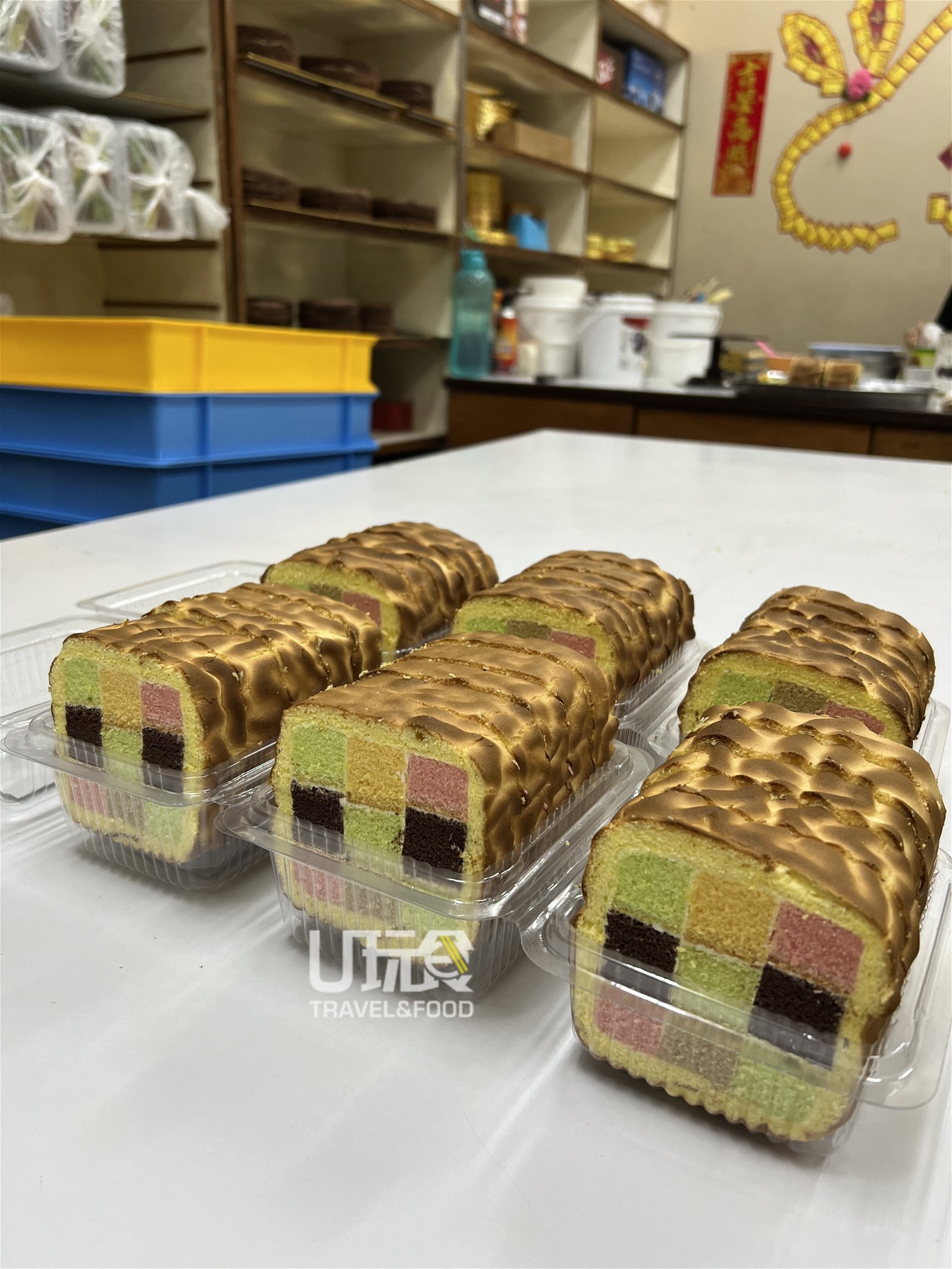镇店之宝怡保首创彩虹格子虎皮蛋糕。