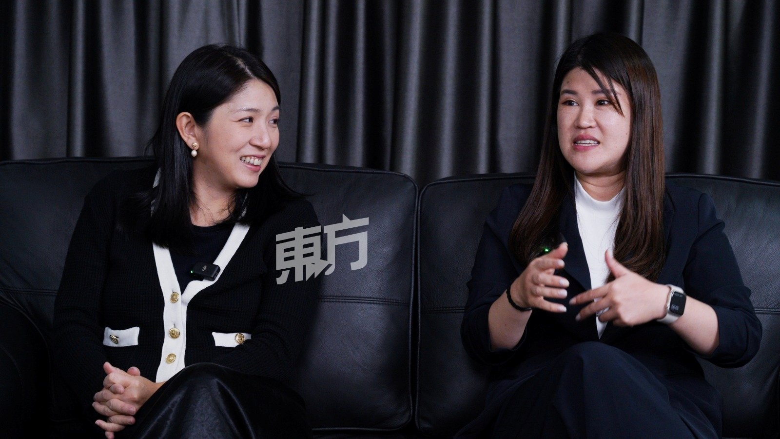 在访谈期间，黄诗怡（右）笑称育有三宝的杨美盈对她催婚，告诉她有了男朋友就快点结婚，不要再拖了。