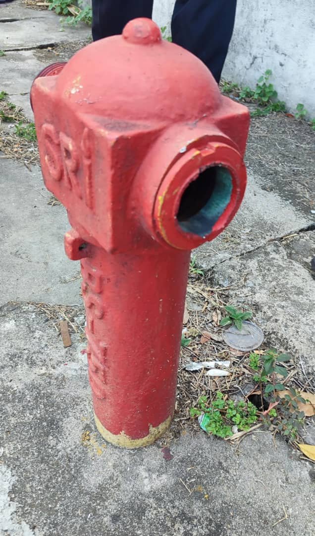 武吉南眉工业区部分消防栓的零件已被偷走。