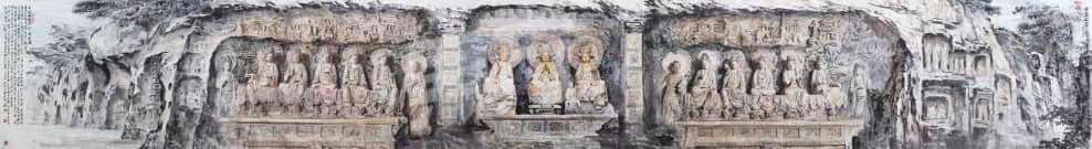 汤余铭走遍中国各大石窟，对石窟艺术理解深刻，并运用中西结合的绘画方式，让石窟佛教造像与岩石质感生动表现出来，这种画风称之为“三维立体画”。图为汤余铭的《安岳石窟长卷》画作。